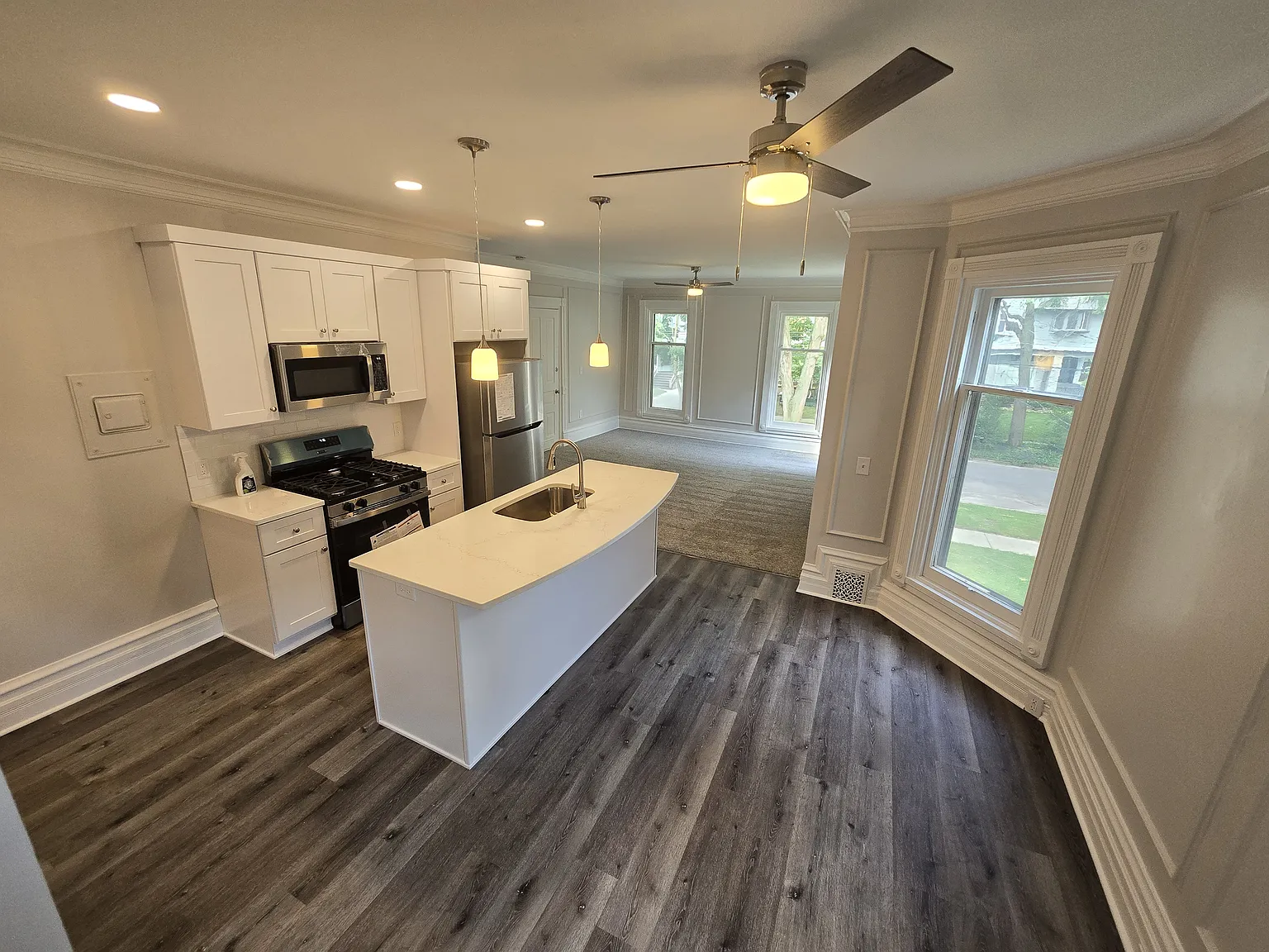 1 bed, 643 sqft, $1,400 — Photo 4