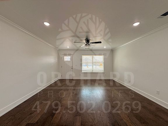 3rd image of 1907 E Brookview Dr #A