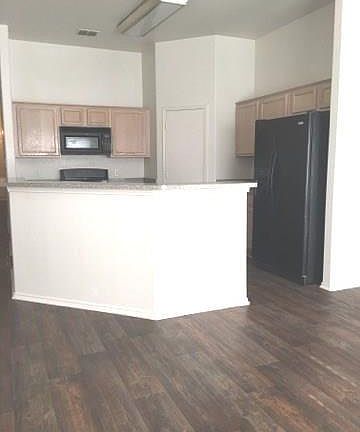 4th image of 921 Kentucky Derby Ln