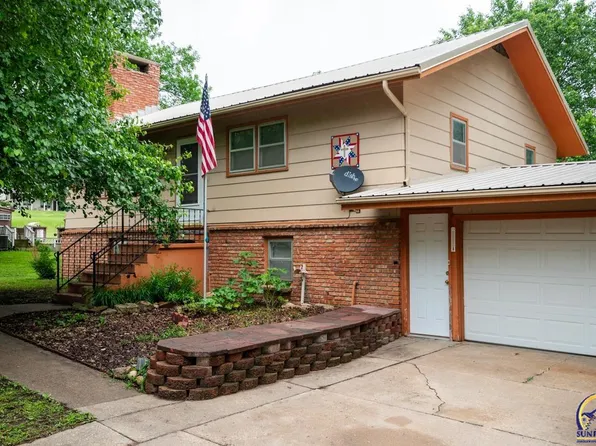 816 Hays St, Council Grove, KS 66846