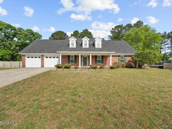105 Little Rock Drive, Raeford, NC 28376
