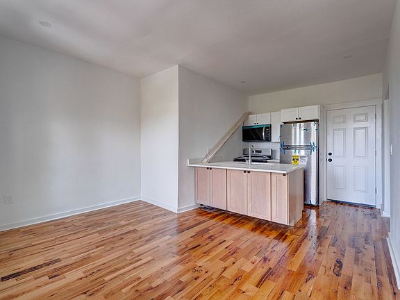 2nd image of 522 Elm St APT 7