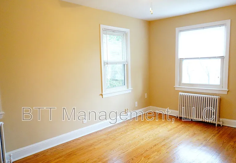 8210 Greenwood Ave #4 — Photo 10
