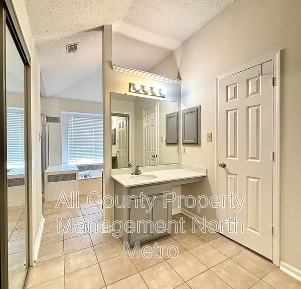 310 Tanners Xing — Photo 12
