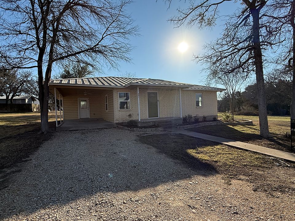 Front of home. Walk to The Shed, Barrow, or Chupa.