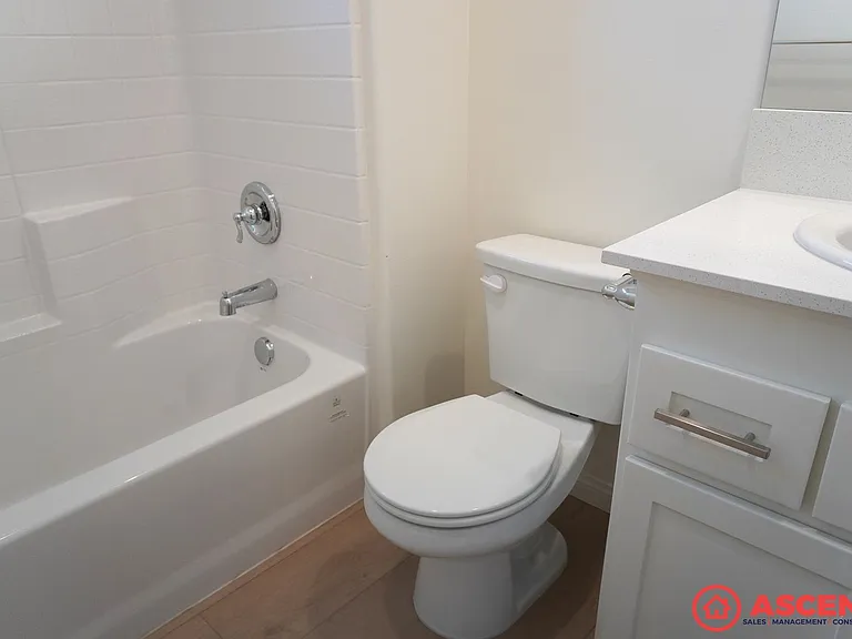 420 20th Ave — Photo 6