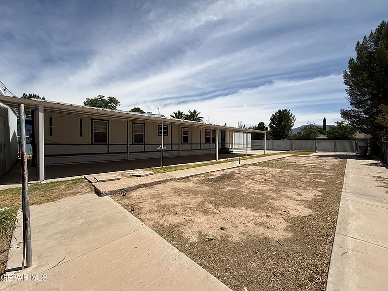 5941 Sixta Dr — Photo 43