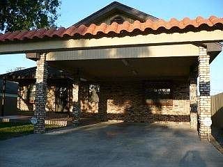 1st image of 1214 N Pine St