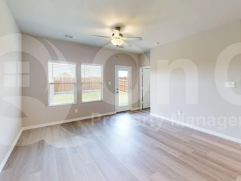 517 Ridgedale Dr — Photo 7