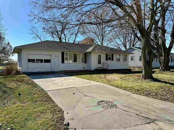 729 W Broad St, North English, IA 52316