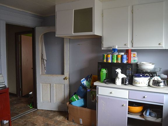 5th image of 320 W Boulevard St