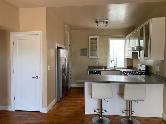 3rd image of 1886 Market St #3