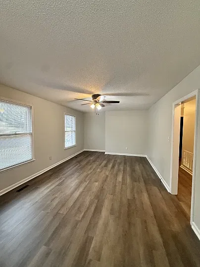 2206 Country Club Ln — Photo 4