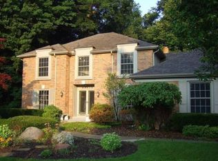 49010 W Hillcrest Ct, Plymouth, MI 48170