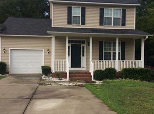 425 Bramblegate Rd, Hope Mills, NC 28348