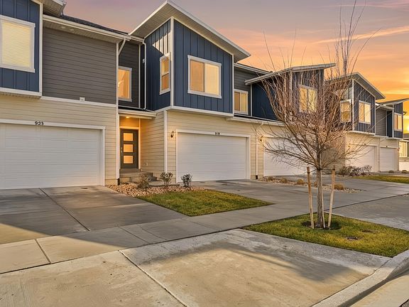 3rd image of 959 W Lucky Clover Dr