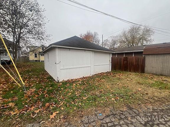 3rd image of 805 Mary Etta St