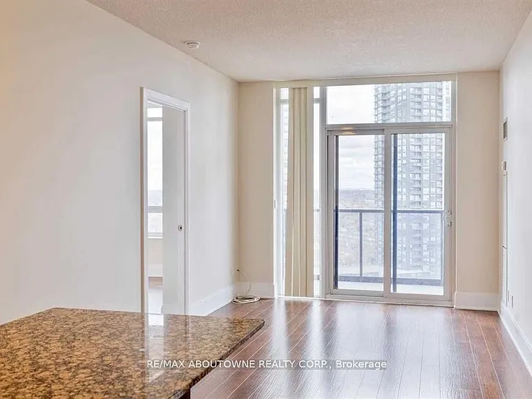 330 Burnhamthorpe Rd W #2303 — Photo 5