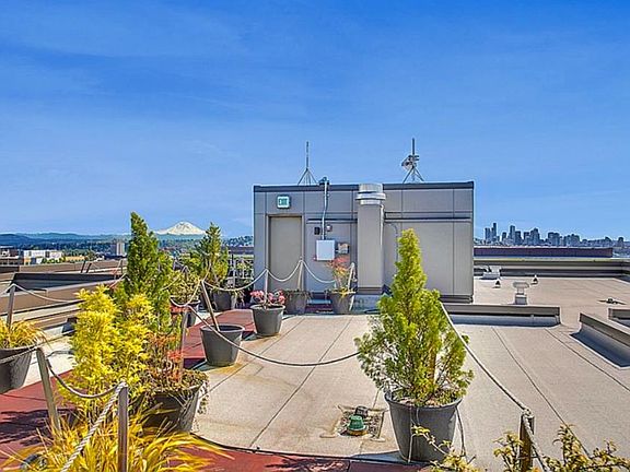 4th image of 4547 8th Ave NE Unit 514