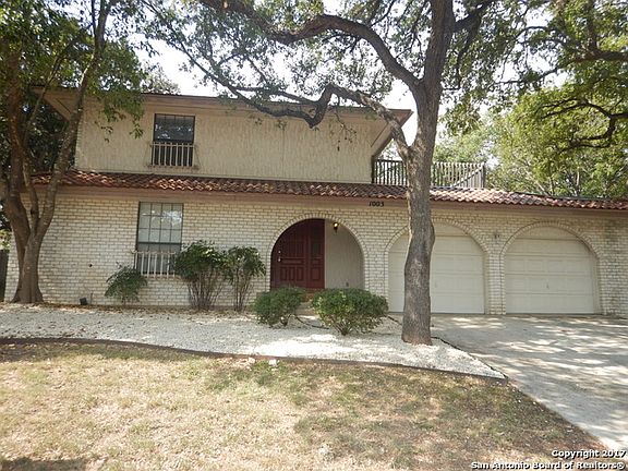 2nd image of 1003 Sugar Pine St