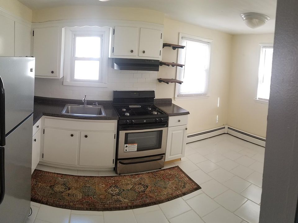 2nd image of 260 Crest Ave #2