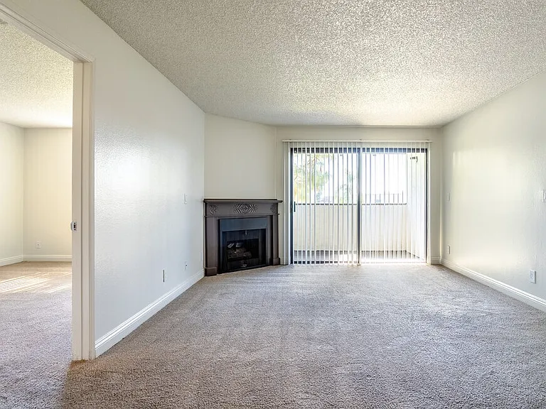 Aventine Apartment Homes — Photo 10