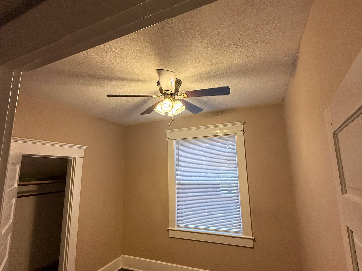 2 bed, 1100 sqft, $950 — Photo 3