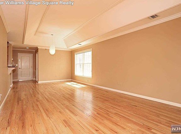 2nd image of 300 Central Park Pl #300