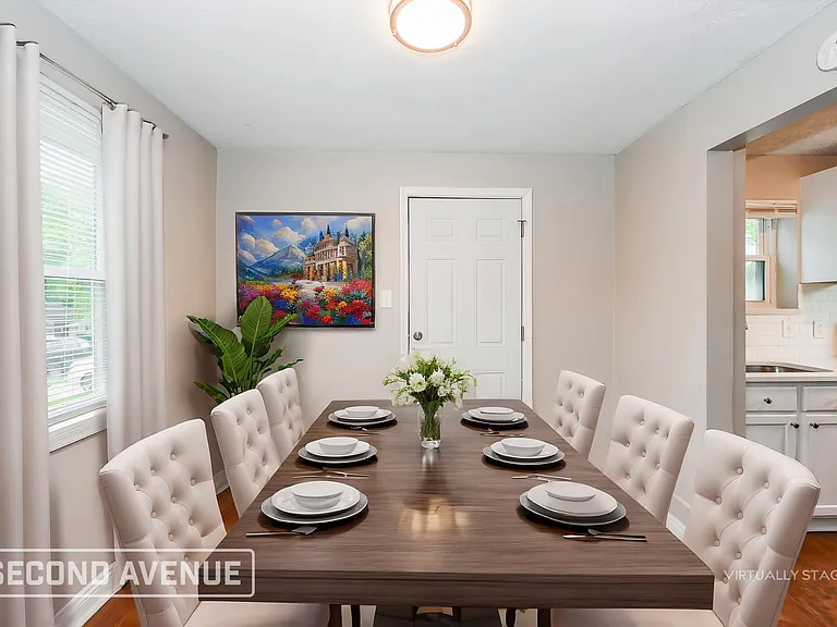 5589 Raceview Ave — Photo 6
