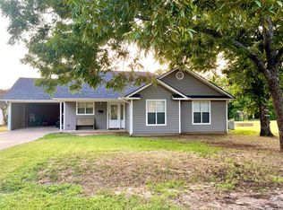 1303 12th St, Honey Grove, TX 75446