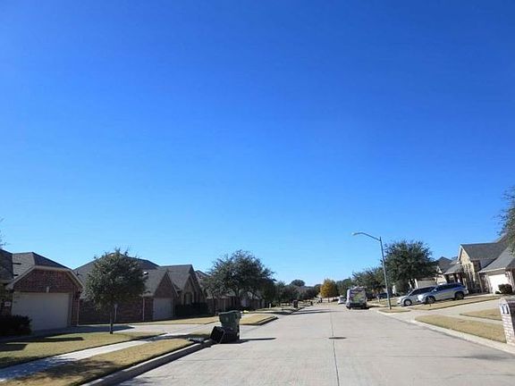 Exterior Neighborhood (street photo)