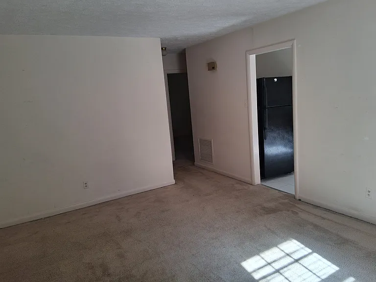 Parkview Dr — Photo 4