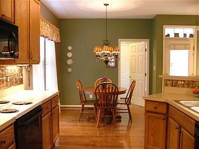 4th image of 1639 Olde Haley Dr