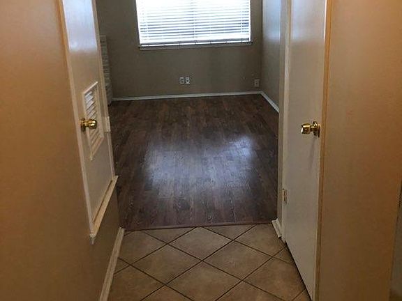 2nd image of 2819 Old Field Dr