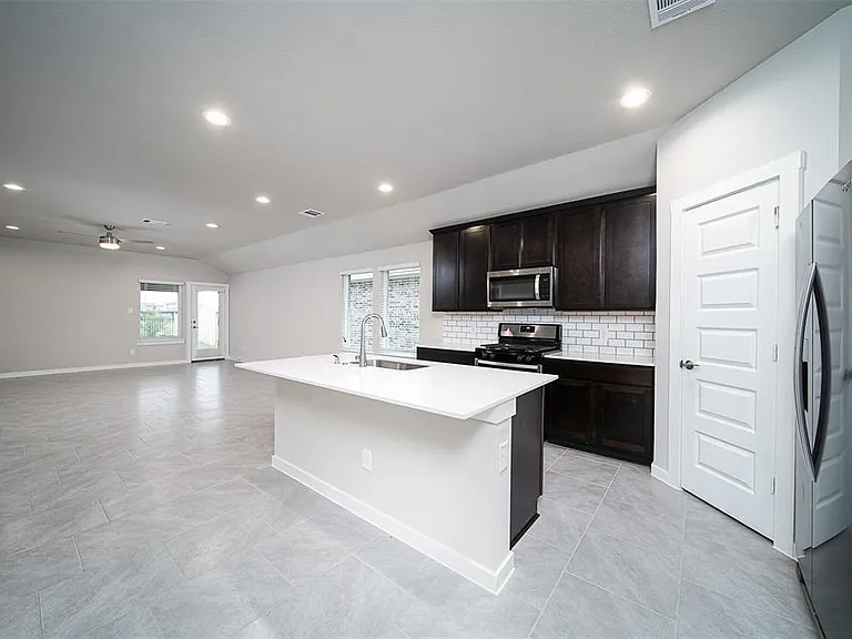 7411 Victoria Brook Trce — Photo 26