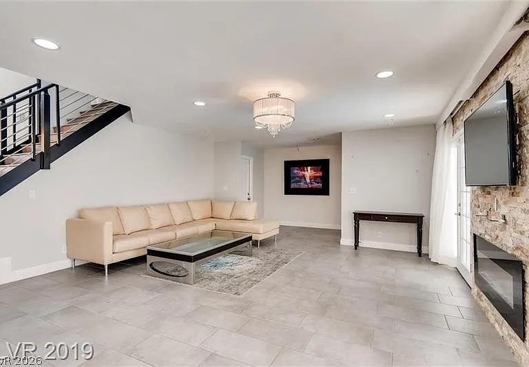 8645 Caribbean Ct — Photo 11
