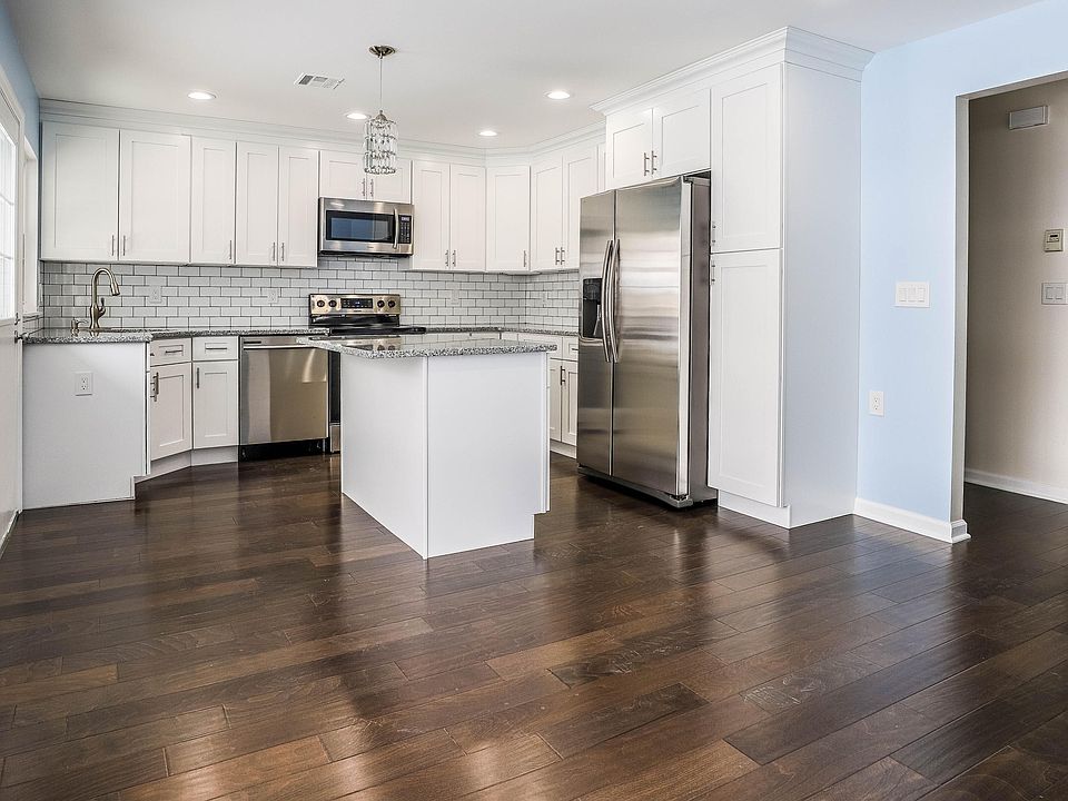 1st image of 179B Sterling Ct #100B