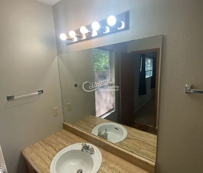 3704 Saratoga Ave — Photo 9