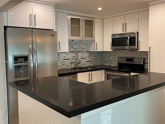 3rd image of 700 SE 2nd Ave APT 315