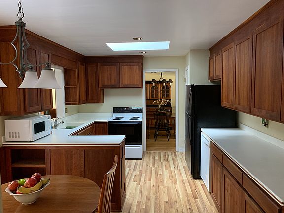 Shaker style cabinets 