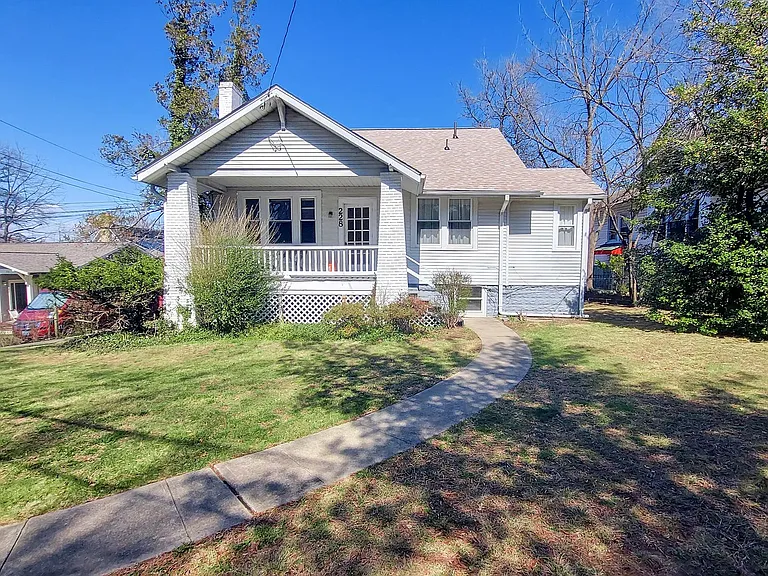 228 Manor Cir — Photo 4