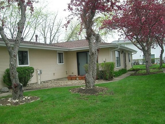 3rd image of 1008 Glastonbury Ln