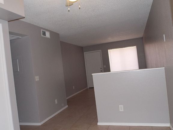 2nd image of 2813 E Capri Cir APT 3