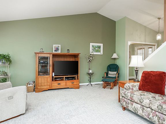 Entertaining's a breeze with this open floor plan