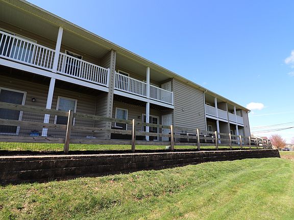 3rd image of 40 Bethany Rd APT F