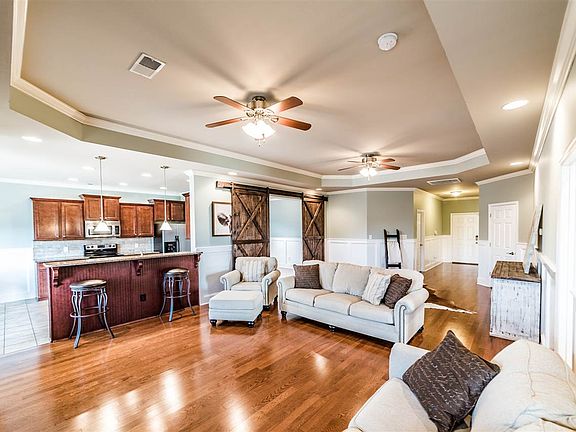 4th image of 2454 Bell Manor Dr SW