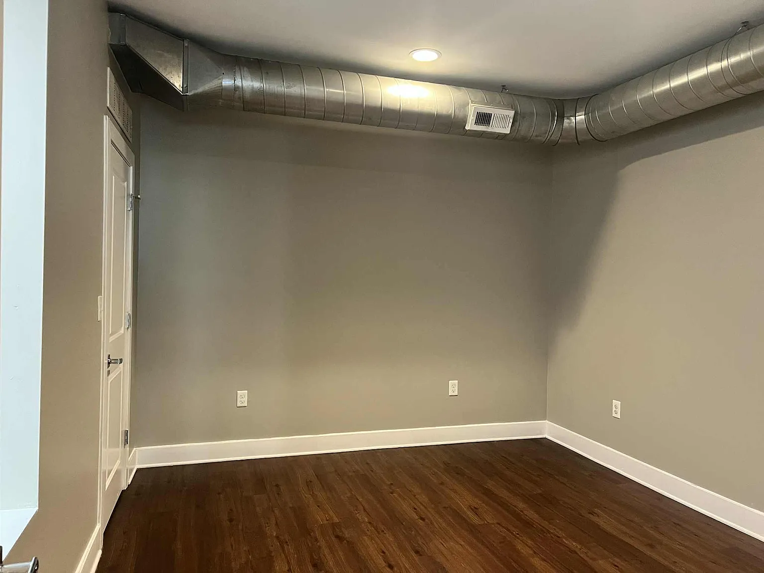 130 Locust - 8 — Photo 3