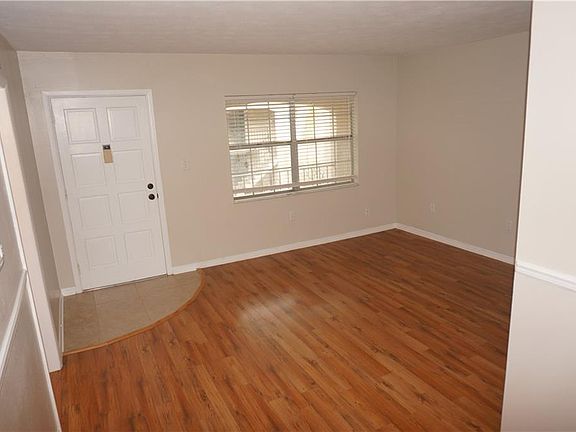 4th image of 3718 McKay Ave #202