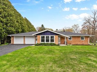 1362 Horns Corners Rd, Cedarburg, WI 53012