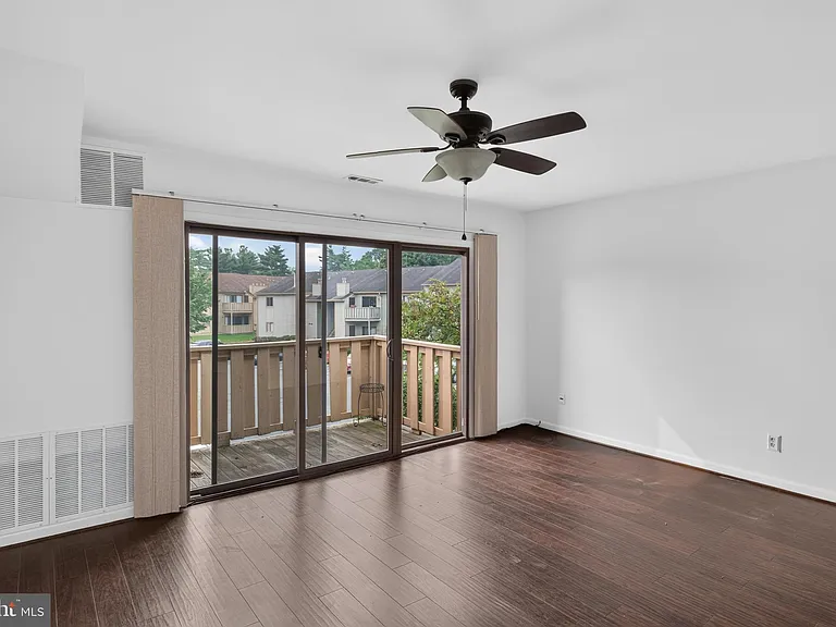 714 Woodhollow Dr — Photo 6